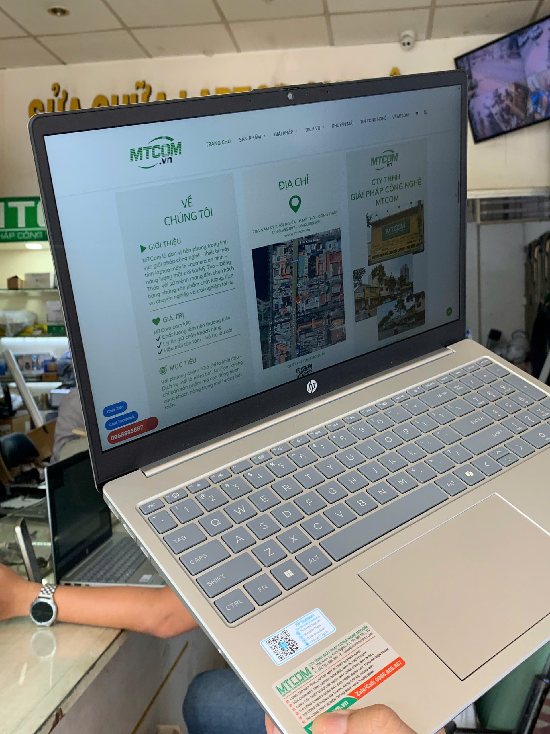 Laptop HP 15-fd1289TU (C2CV8PA)