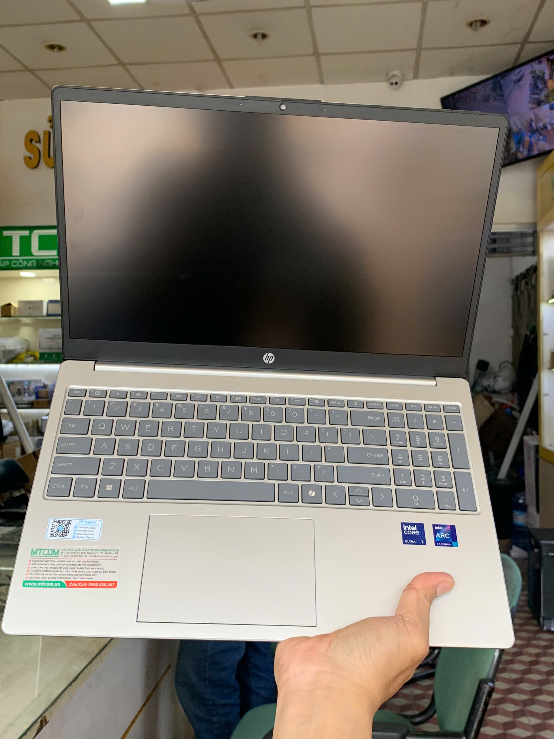 Laptop HP 15-fd1289TU (C2CV8PA)